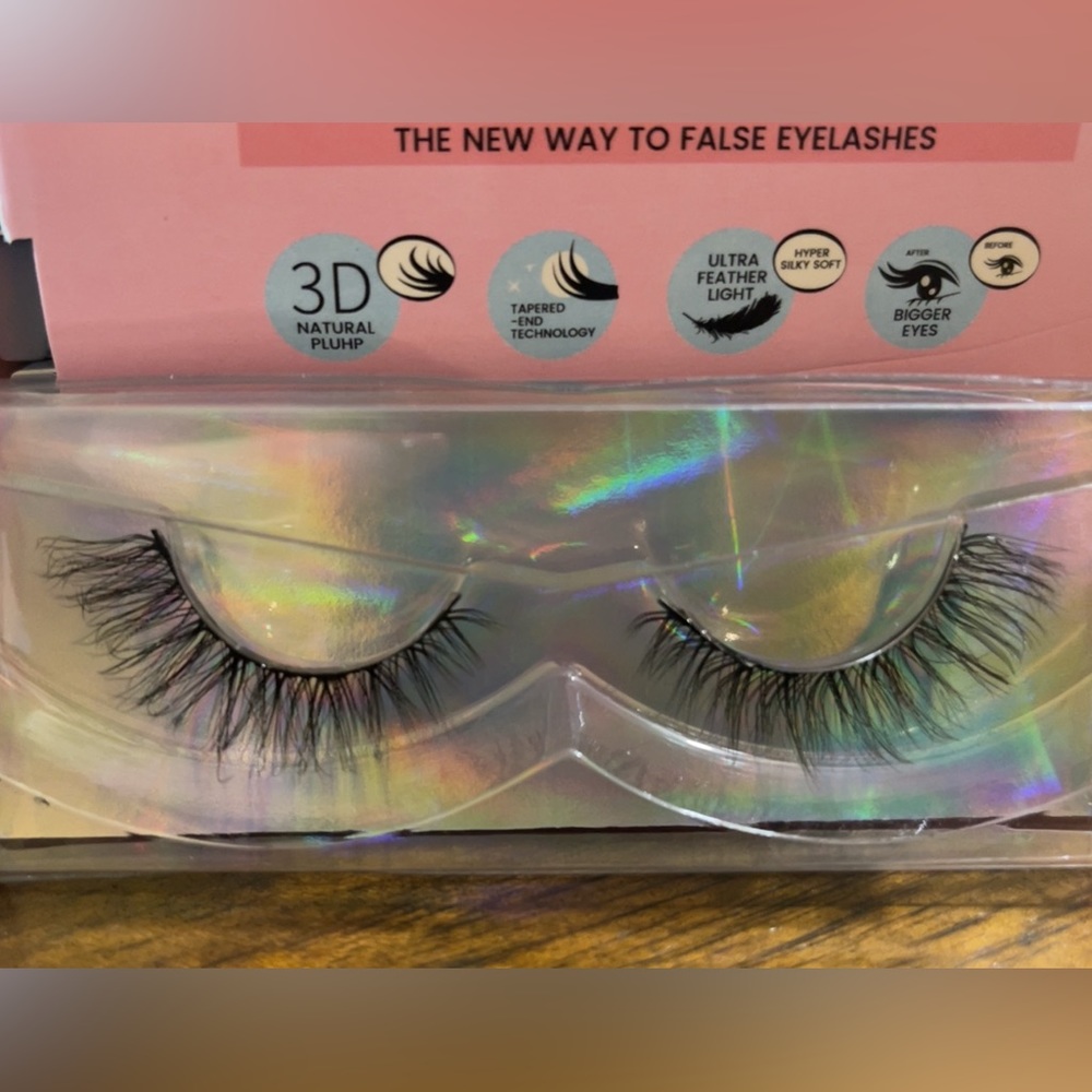 Beautiful lashes - Picture 4 of 4